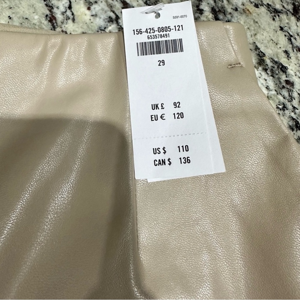 ABERCROMBIE and Fitch women’s vegan flared pants size 29/8 NWT - Picture 3 of 7